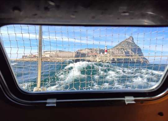 Le passage de Gibraltar : grand saut dans l'Atlantique