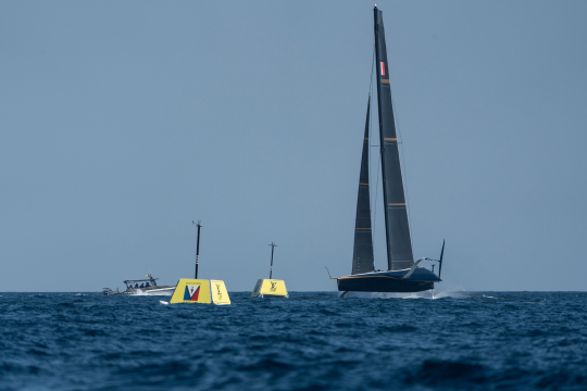 &copy;Alexander ChampyMcLean