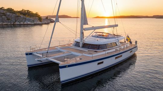 Hallberg-Rassy innove en proposant catamaran &agrave; 11millions d'&euro;