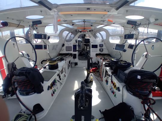 Le cockpit d'Actual Ultim 4 &copy;Maxime Leriche