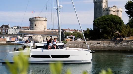 &copy;Fountaine-Pajot