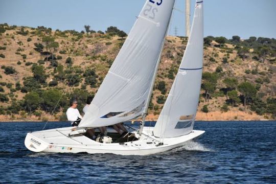 Le Soling, un quillard tr&egrave;s recherch&eacute; en Espagne
