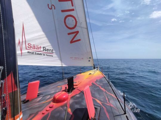 &copy;Innovation yachts