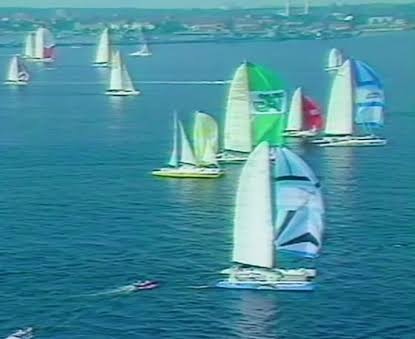 Le d&eacute;part du tour de l'Europe en 1985 &copy;ina