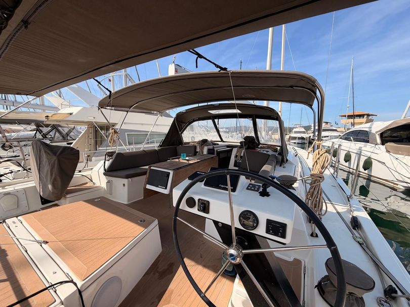 Dufour Yachts 470