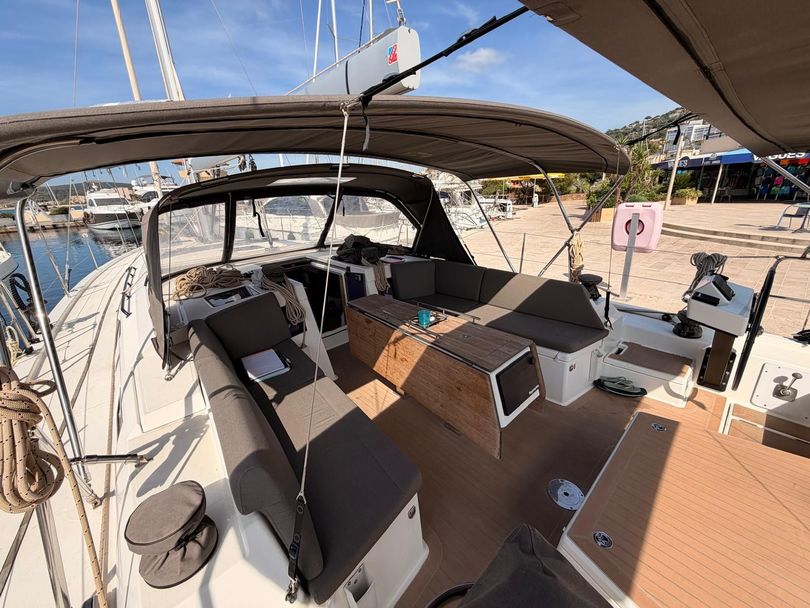Dufour Yachts 470