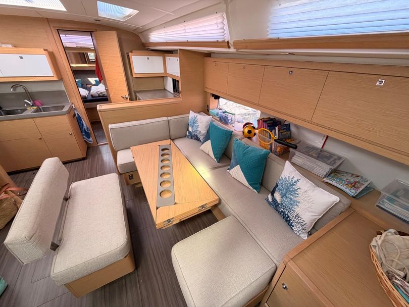 Dufour Yachts 470