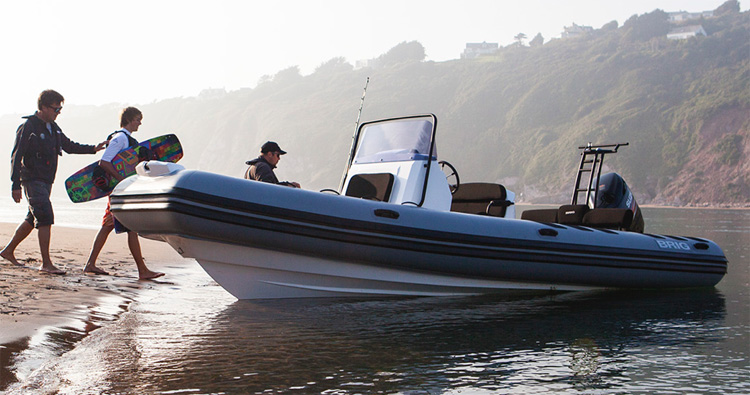 Brig Navigator 700 - Semi-rigide - Fiche technique Bateaux.com