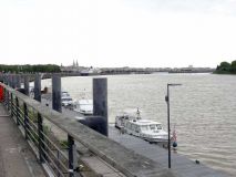 Bordeaux - Ponton d'Honneur et ponton Benauge