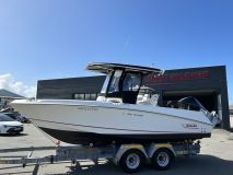 Boston Whaler 220 Outrage