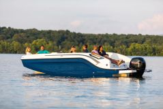 Bayliner DX2200