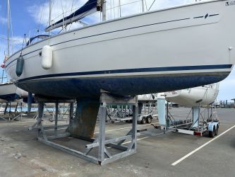 Bavaria 37