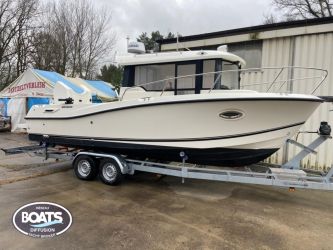 QUICKSILVER 755 PILOTHOUSE