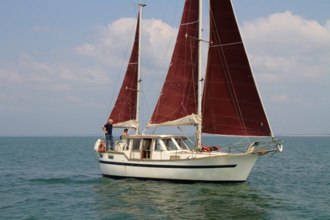 La timonerie intérieure est un des points forts des emménagements du Nauticat 33.