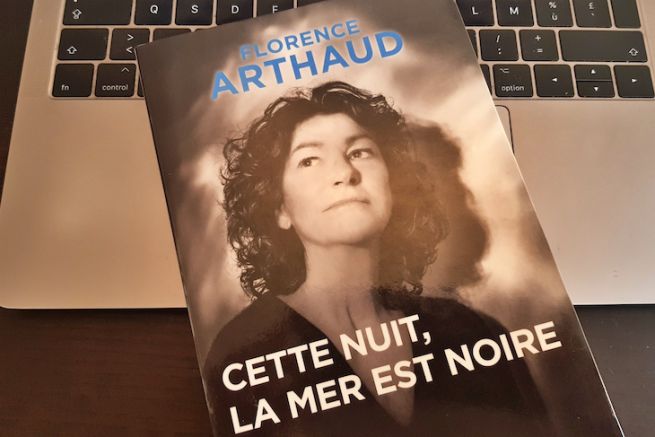 Cette nuit, la mer est noire