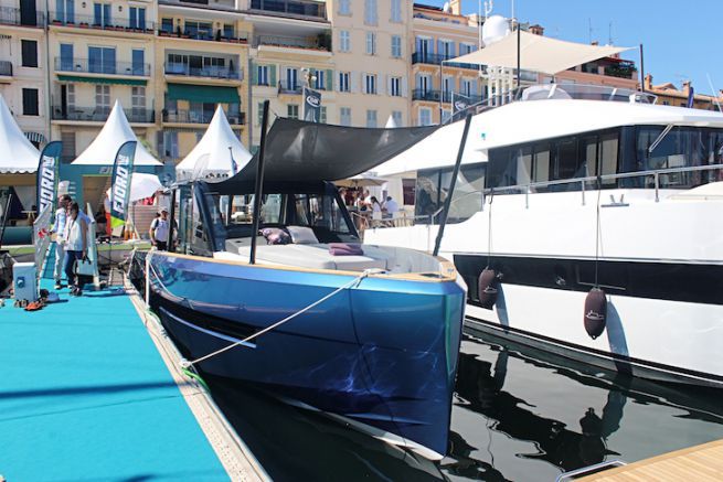 Premire prsentation du Fjord 44 sur les pontons du Cannes Yachting Festival