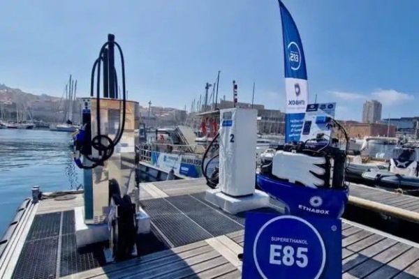 La nouvelle pompe E85 sur le port de Marseille