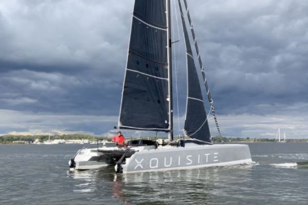 Le bateau est idal pour la navigation en solitaire