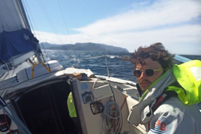 Pour cette premi�re travers�e hauturi�re, nous avons choisi de nous faire accompagner par T�o, un ami moniteur de voile et profe