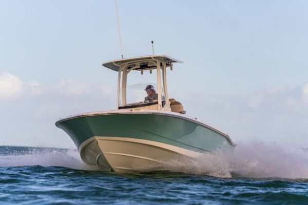 Le Boston Whaler 250 Dauntless confirme sa position de leader