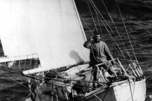 Robin Knox-Johnston � bord de Suhaili en 1968