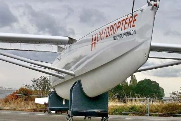 Le trimaran volant prépare son retour à l’eau en septembre 2026