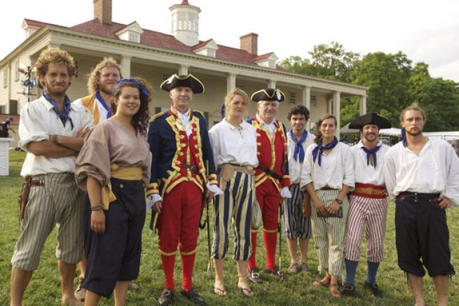 L'équipage de l'Hermione à Mount Vernon, devant la maison de Georges Washington