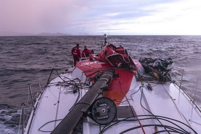 Dmtage de MAPFRE en plein entranement pour la Volvo Ocean Race
