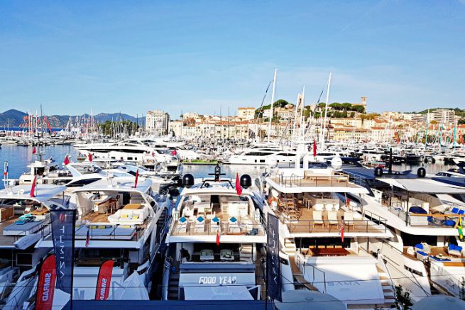 Les superyachts  Cannes
