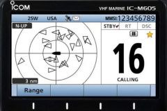 Un cran d'AIS avec les cibles sur une VHF Icom