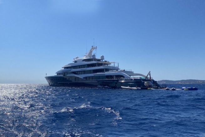 À qui appartient le Symphony, ce superyacht de 100 mètres de long amarré à  Monaco? - Monaco-Matin