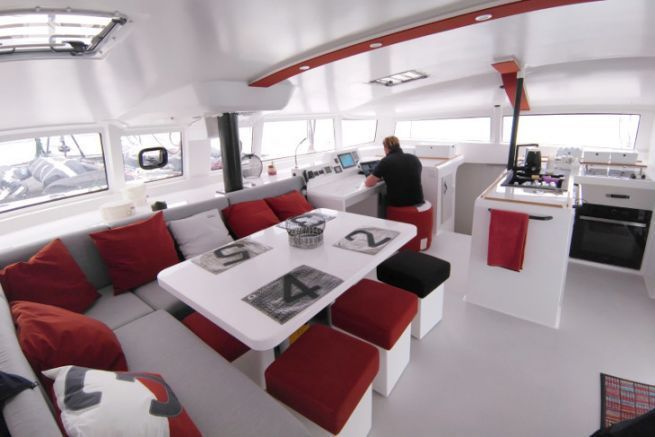 Amnagement de l'ORC57: Le luxe du catamaran, c'est rellement l'espace!