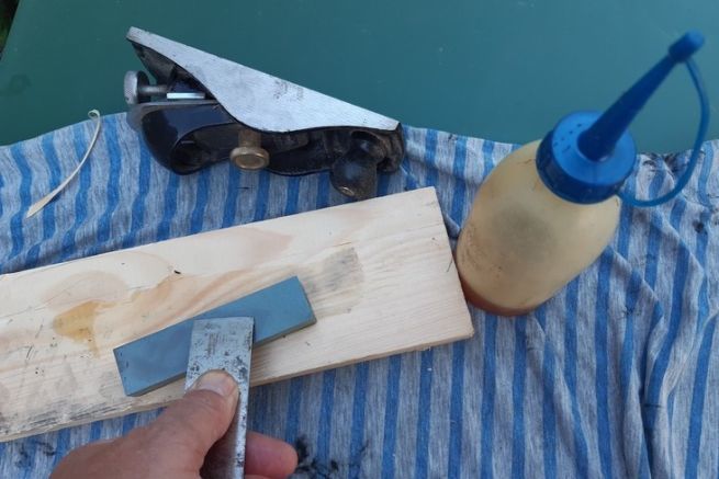 Comment affuter ses outils à bois comme un menuisier nautique pour un  tranchant sur le fil ?