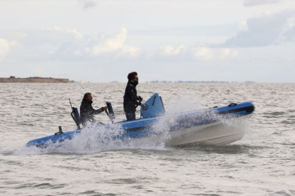 Essai en mer du Pulse 63: Un semi-rigide lectrique qui tient la mer