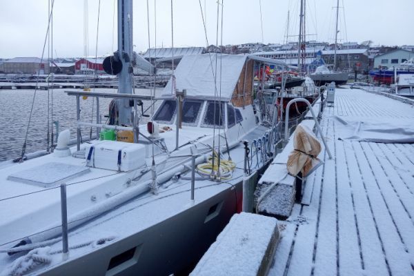 Comment bien hiverner sur son voilier en pays froid : exemple à St