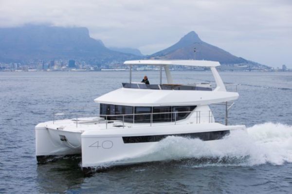 Leopard 40 PC, un catamaran d'allure classique conu pour le charter ou la croisire familiale