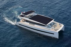 De plus en plus de bateaux utilisent des panneaux solaires pour l'lectricit embarque
