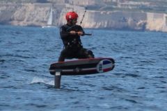 Axel Mazella en kitefoil, un rideur talentueux et laborieux sur les Jeux Olympiques 2024