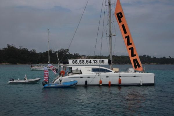 Comment gagner de l'argent avec votre bateau en vendant des glaces ou des pizzas ?