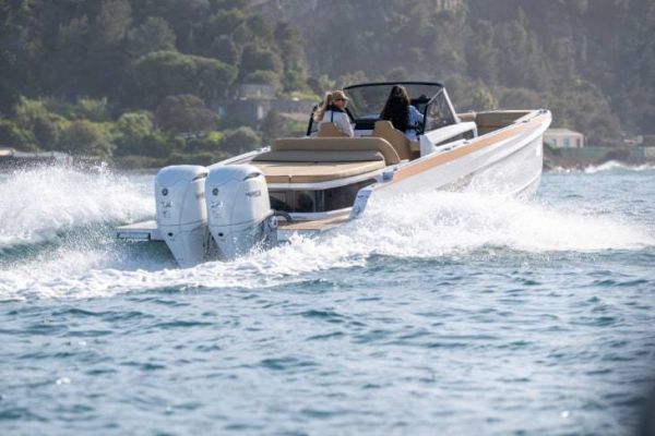 Sterk31 RC: Un supersportboat pour allier vitesse, style et confort de navigation