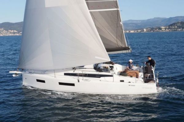 Jeanneau Sun Odyssey 350 : un pont novateur et trois tirants d'eau diffrents