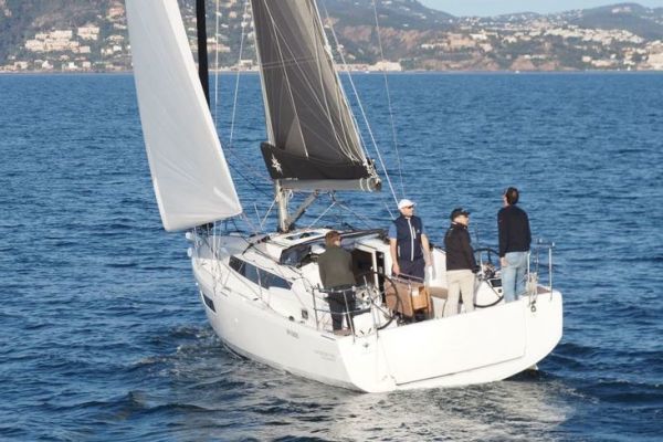 Jeanneau Sun Odyssey 350 : un plan de pont ultra circulant et des amnagements cosy