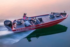 Tracker propose des Bass Boats abordables