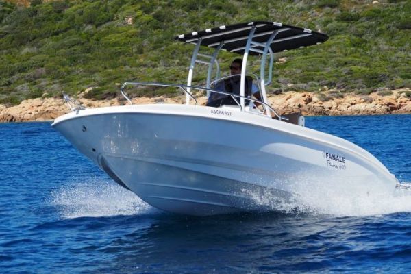 Gense du Piuma 600 : offrir un day boat accessible avec de belles prestations