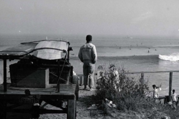 Le rveil du surf moderne : de Waikiki aux plages du monde