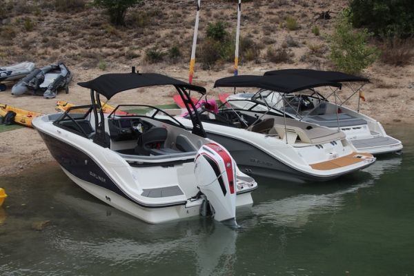 Bayliner V20, un bowrider avec deux motorisations pour un mme programme