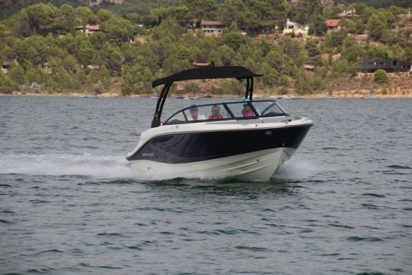 Bayliner V20, une tarification agressive pour un positionnement concurrentiel