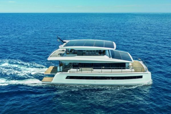 Silent Yachts 62 Trideck, des lignes modernes optimisant la surface de panneaux solaires