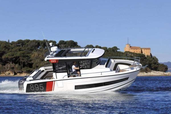 Essai en mer du Merry Fisher 895 Sport S2 : tenue de cap, performances et  agrement de conduite