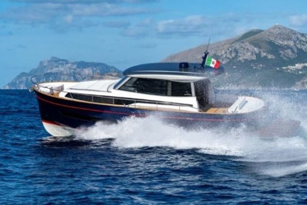 Essai du Gozzo 48 Cabin : le cruising entre tradition méditerranéenne et confort moderne